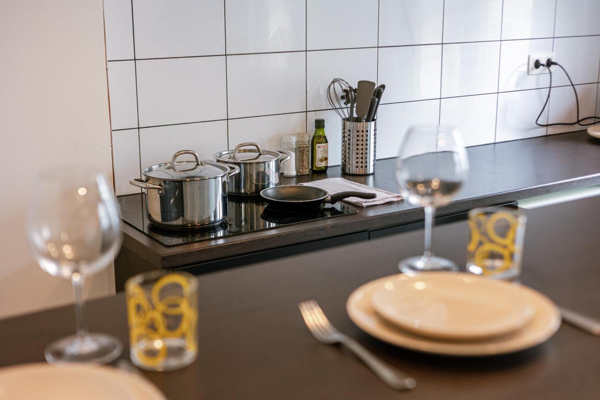 Right In The City Center Your Ghent Getaway Bagian luar foto